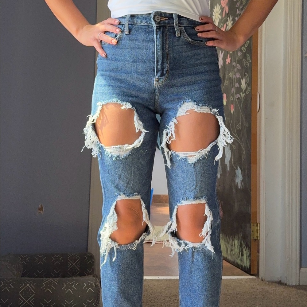 Hollister Ultra high rise mom jeans